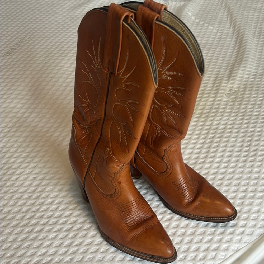 Frye Brown Heeled Boots with Classic Western Design